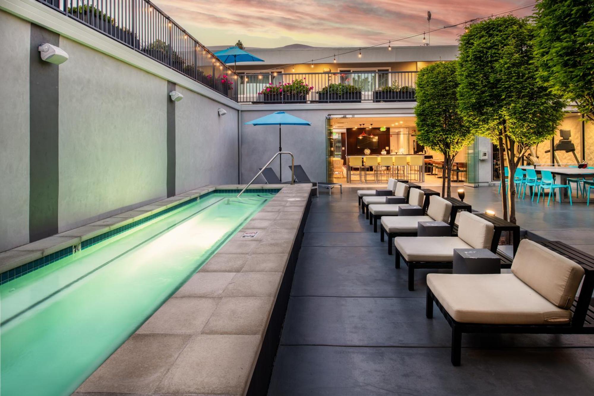 Hotel Lucent Menlo Park Ngoại thất bức ảnh